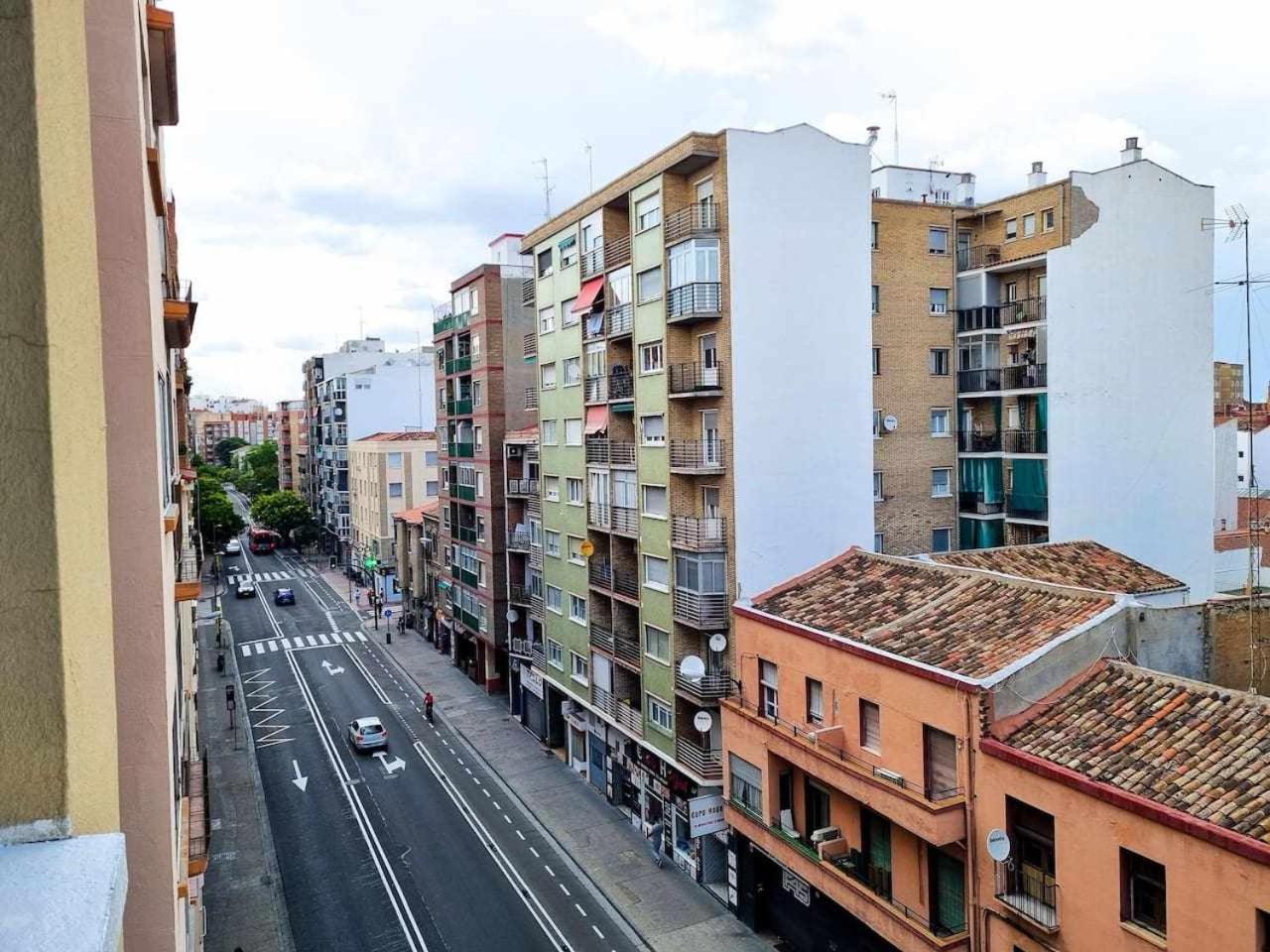 Highway To El Pilar Comotucasa Zaragoza Exteriör bild